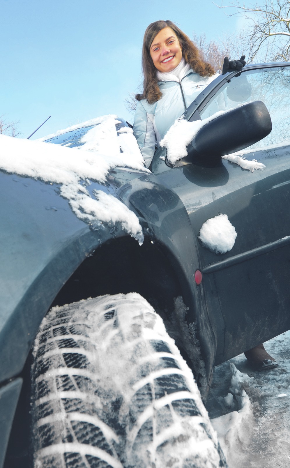 Mit der richtigen Ausrüstung und Kleidung ist Autofahren im Winter kein Problem. Foto: mkrberlin/ stock.adobe.com Mit der richtigen Ausrüstung und Kleidung ist Autofahren im Winter kein Problem. Foto: mkrberlin/ stock.adobe.com