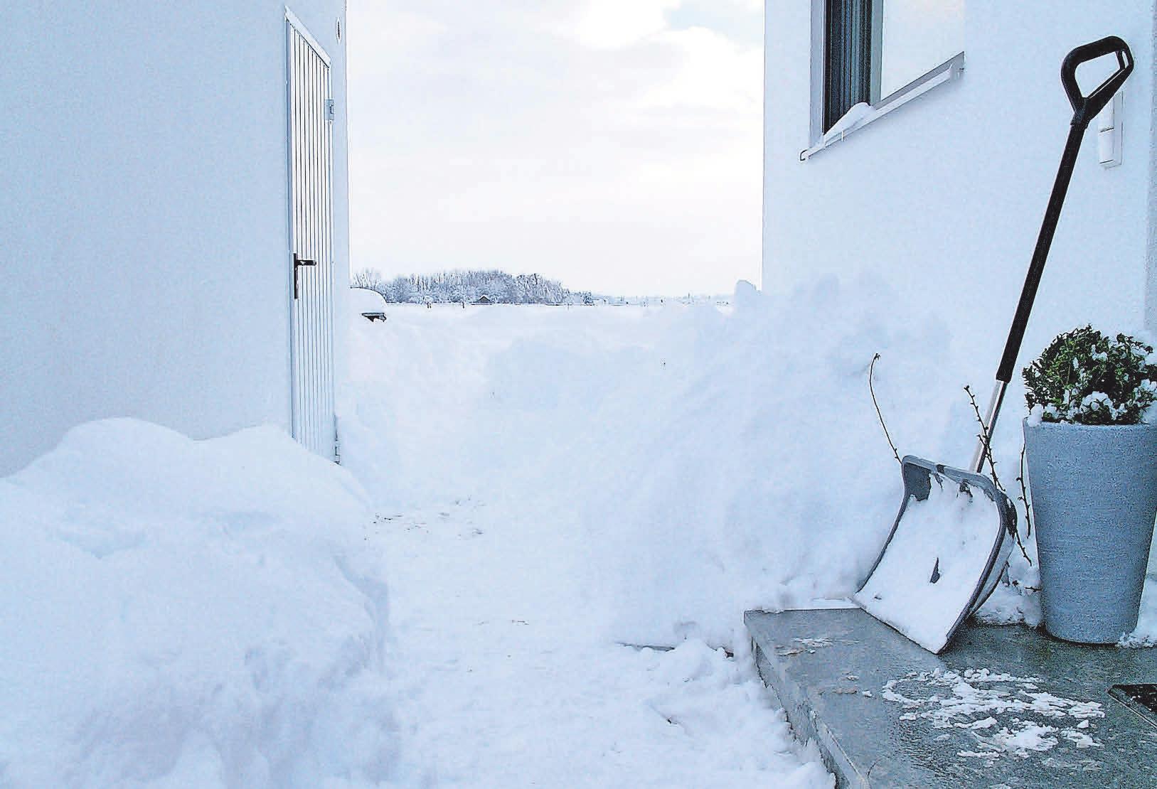 Wichtige Zugänge und Wege am Haus müssen gefahrlos begehbar sein. Foto: tdx/Mein Ziegelhaus Wichtige Zugänge und Wege am Haus müssen gefahrlos begehbar sein. Foto: tdx/Mein Ziegelhaus