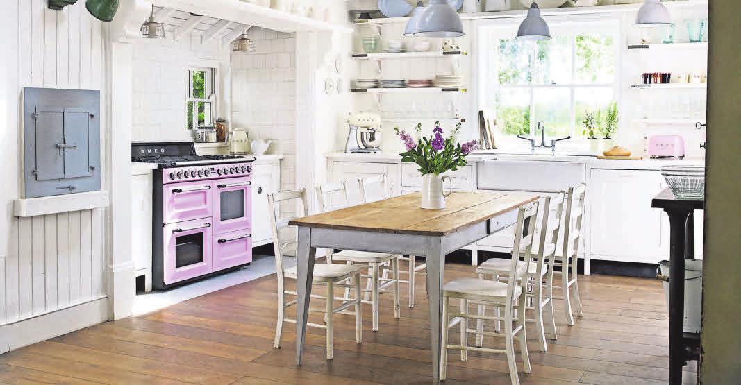 Funktional und perfekt im Design: Die Elektro-Fundgrube führt innovative Gas- und Elektro-Kochzentren von Smeg. Funktional und perfekt im Design: Die Elektro-Fundgrube führt innovative Gas- und Elektro-Kochzentren von Smeg.