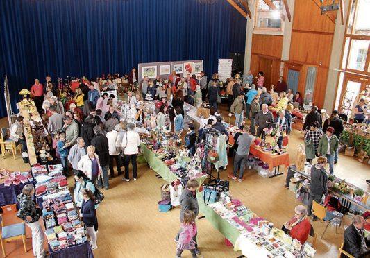 Ein besonderes Hihglight ist der Markt mit seinen regionalen Produkten in der Hohenzollernhalle. Ein besonderes Hihglight ist der Markt mit seinen regionalen Produkten in der Hohenzollernhalle.