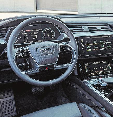 Der e-tron Sportback besitzt das Audi Virtual Cockpit sowie das Infotainmentsystem MMI. Der e-tron Sportback besitzt das Audi Virtual Cockpit sowie das Infotainmentsystem MMI.