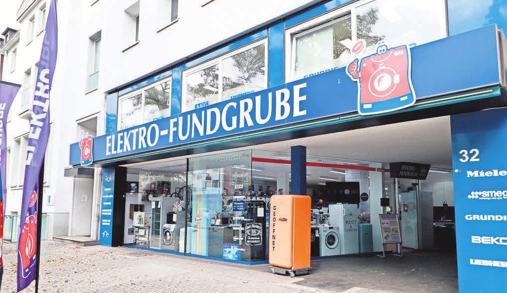 Praktische Küchenhelfer auf drei Etagen: Die Elektro-Fundgrube an der Königstraße nimmt Aufmaß vor Ort und passt Küchengeräte exakt ein. Praktische Küchenhelfer auf drei Etagen: Die Elektro-Fundgrube an der Königstraße nimmt Aufmaß vor Ort und passt Küchengeräte exakt ein.