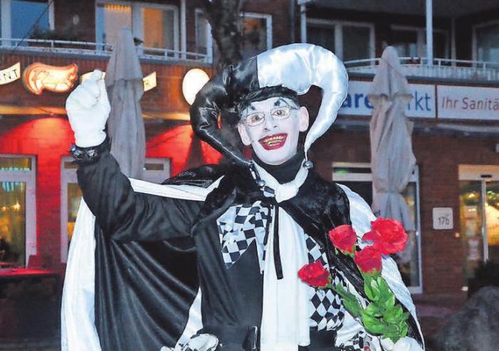 Clownin Nobertine sorgt für Spaß und Unterhaltung. Clownin Nobertine sorgt für Spaß und Unterhaltung.