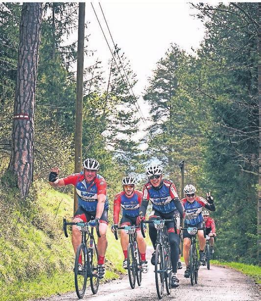 Auch auf dem Rennrad wird der Naturpark erkundet. Auch auf dem Rennrad wird der Naturpark erkundet.