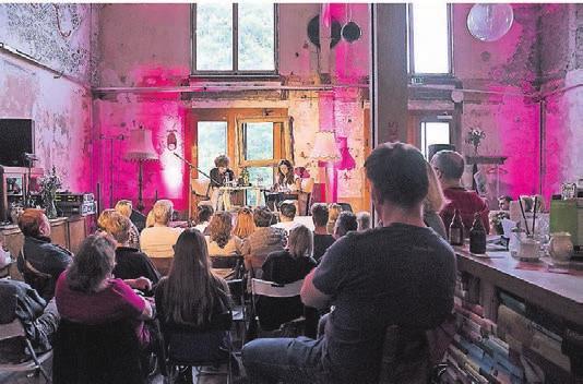Lesung im Café Hutmacher in Utopiastadt Lesung im Café Hutmacher in Utopiastadt