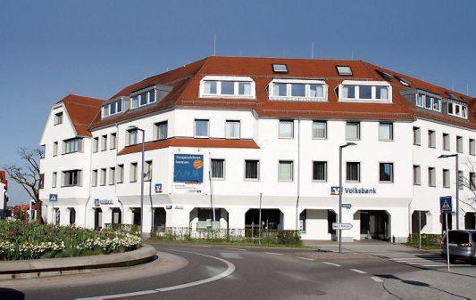 Den traditionellen genossenschaftlichen Werten verpflichtet, hat sich die Volksbank in Rottenburg zu einer leistungsstarken Geschäftsbank weiterentwickelt, die ihren Mitgliedern und Kunden Leistungen von hoher Qualität und moderne technische Lösungen bietet. Den traditionellen genossenschaftlichen Werten verpflichtet, hat sich die Volksbank in Rottenburg zu einer leistungsstarken Geschäftsbank weiterentwickelt, die ihren Mitgliedern und Kunden Leistungen von hoher Qualität und moderne technische Lösungen bietet.