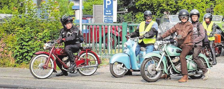 Besonders in den Nachkriegsjahren und bis weit in die 1950er-Jahre hinein war das Motorrad das Fortbewegungsmittel des „kleinen“ Mannes. Besonders in den Nachkriegsjahren und bis weit in die 1950er-Jahre hinein war das Motorrad das Fortbewegungsmittel des „kleinen“ Mannes.