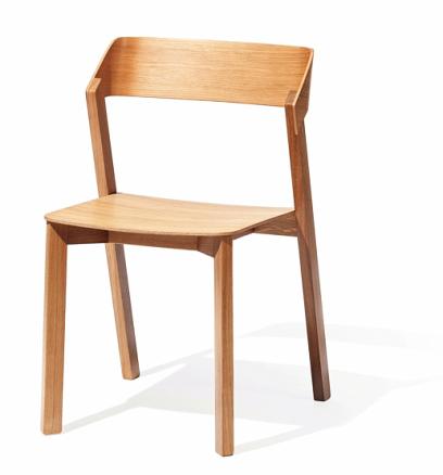 Der Stuhl Merano des Herstellers „Ton“ ist komplett aus Holz, ohne Metallteile. FOTO: LUKAS PELECH ATELIER / TON Der Stuhl Merano des Herstellers „Ton“ ist komplett aus Holz, ohne Metallteile. FOTO: LUKAS PELECH ATELIER / TON