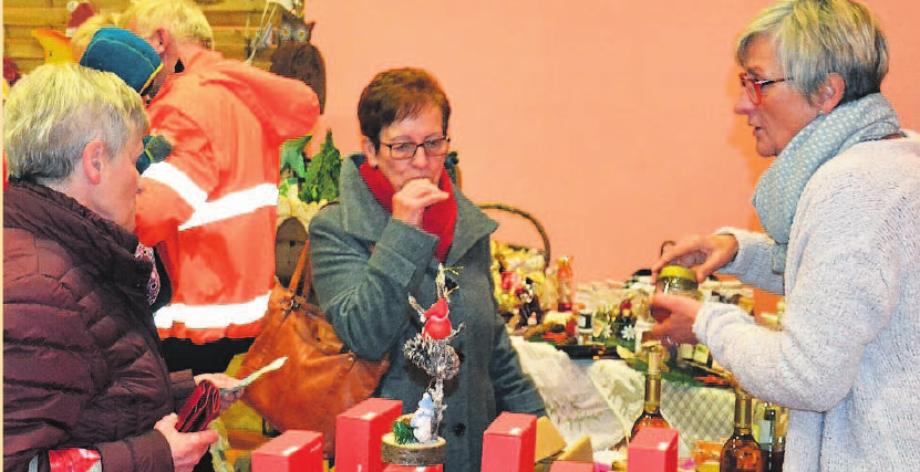 Probieren und schmecken – dies ist an vielen Ständen beim Pressecker Weihnachtsmarkt möglich. Fotos: G. L. Probieren und schmecken – dies ist an vielen Ständen beim Pressecker Weihnachtsmarkt möglich. Fotos: G. L.