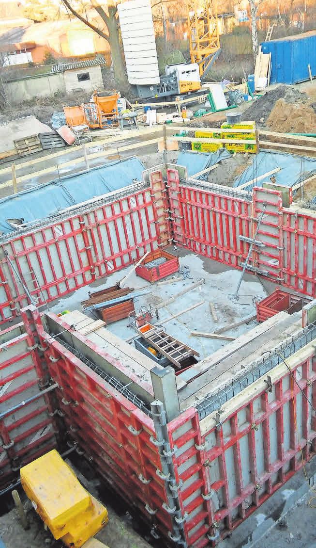 Monatelang hatte das RosemarieNieschlag-Haus eine Baustelle im Garten. Monatelang hatte das RosemarieNieschlag-Haus eine Baustelle im Garten.
