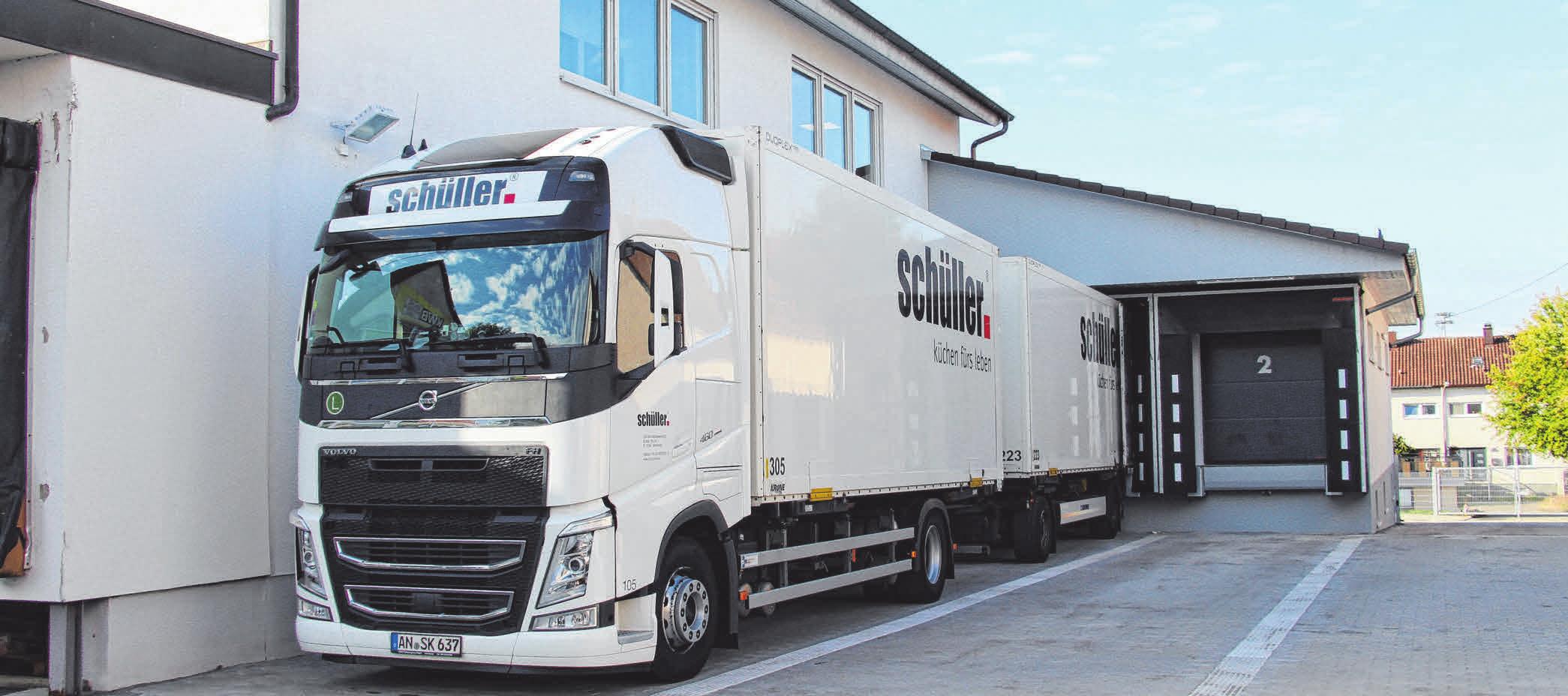 Die Anlieferung ist nach hinten versetzt. So parken künftig keine Lkw mehr den Eingang des bestehenden Gebäudes zu. Die Anlieferung ist nach hinten versetzt. So parken künftig keine Lkw mehr den Eingang des bestehenden Gebäudes zu.