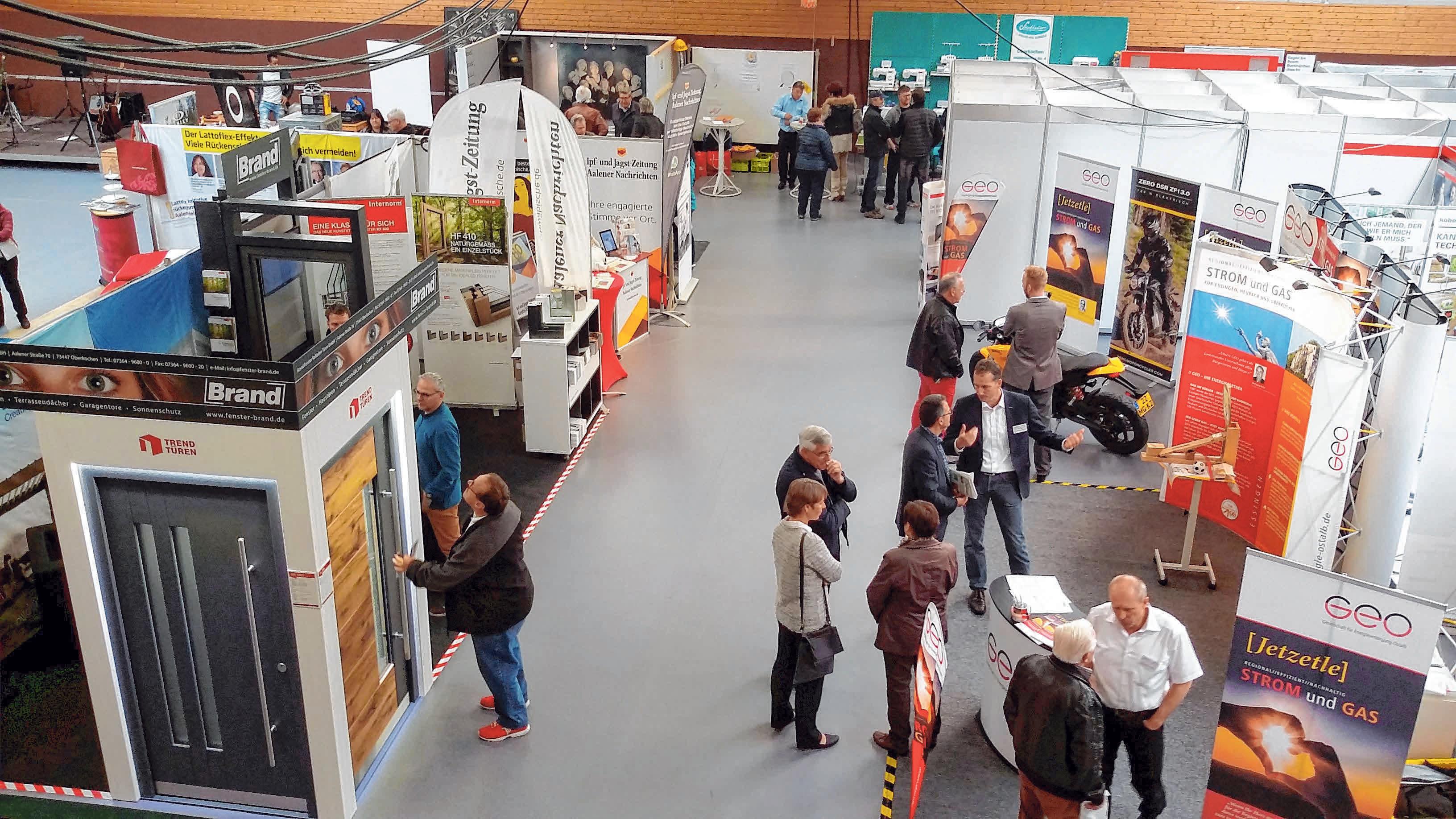 In persönlichen Gesprächen erhalten die Besucher einen Eindruck vom Know-how der Aussteller. FOTOS: OH In persönlichen Gesprächen erhalten die Besucher einen Eindruck vom Know-how der Aussteller. FOTOS: OH