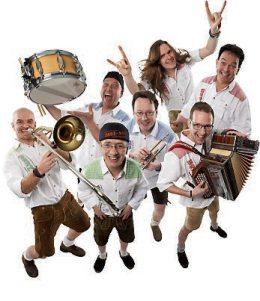 Ein absolutes Live-Spektakel verspricht die Partyband Herz-Ass am Freitagabend. Ein absolutes Live-Spektakel verspricht die Partyband Herz-Ass am Freitagabend.
