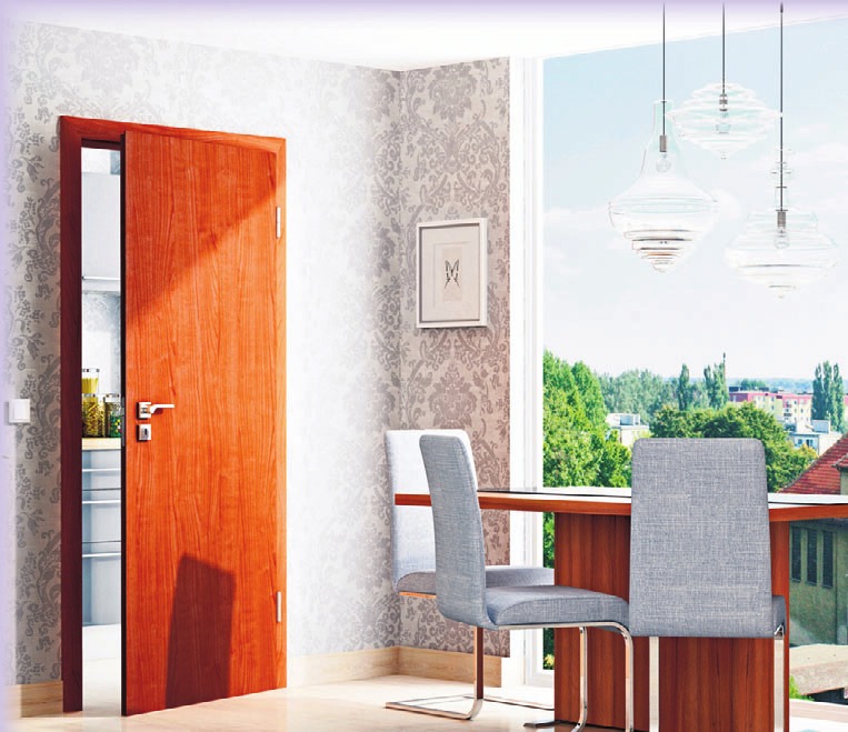 Die Holznachbildung der renovierten Tür vermittelt den authentischen Eindruck einer Echtholz-Oberfl äche. Foto: epr/PORTAS Die Holznachbildung der renovierten Tür vermittelt den authentischen Eindruck einer Echtholz-Oberfl äche. Foto: epr/PORTAS