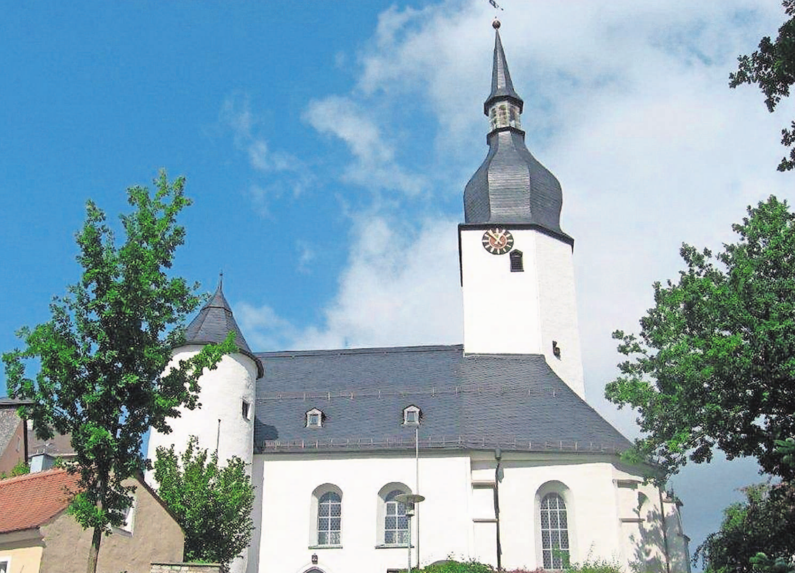 In der alten und ehrwürdigen Kirche St. Ägiden in Thiersheim gibt es am Sonntag einen feierlichen Gottesdienst. Zur Kirchweih wird jedes Jahr „Geburtstags- oder Einweihungsfest“ der Kirche gefeiert. In der alten und ehrwürdigen Kirche St. Ägiden in Thiersheim gibt es am Sonntag einen feierlichen Gottesdienst. Zur Kirchweih wird jedes Jahr „Geburtstags- oder Einweihungsfest“ der Kirche gefeiert.