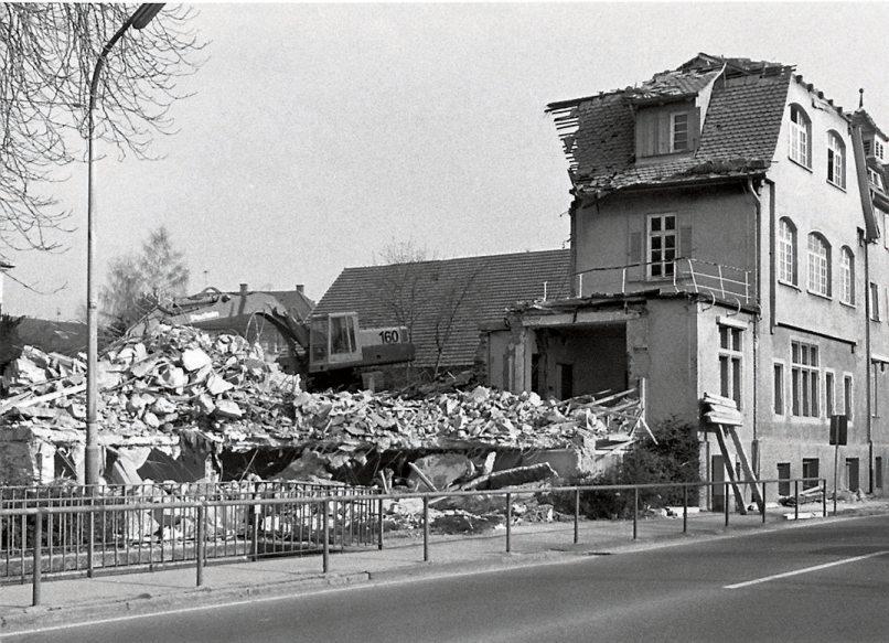 Abriss des Kurhauses Bad Sebastiansweiler im Jahr 1982 (re.), Abriss des Kurhauses Bad Sebastiansweiler im Jahr 1982 (re.),