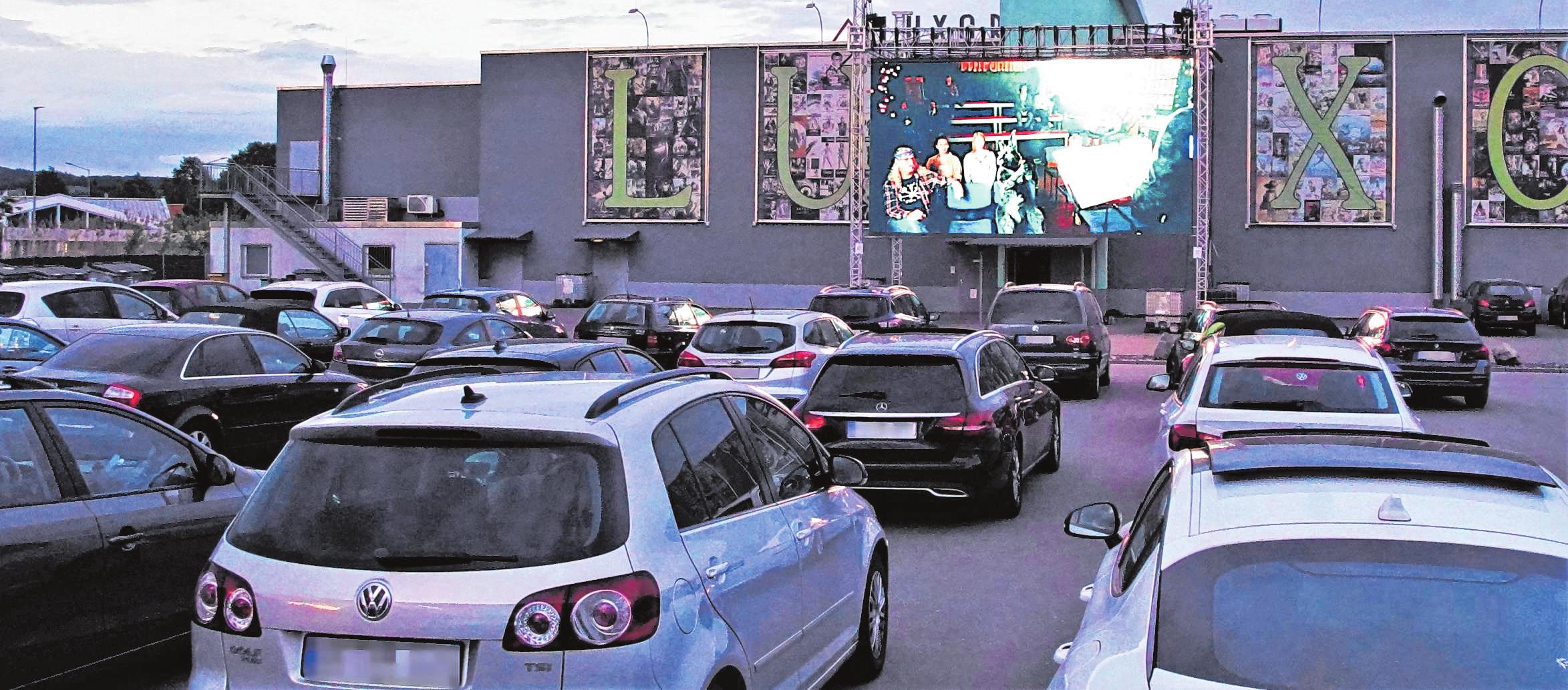 Zwischenzeitlich sorgten in der Hochphase der Corona-Beschränkungen Auto-Kinoabende auf dem Luxor-Parkplatz für willkommende Abwechslung Zwischenzeitlich sorgten in der Hochphase der Corona-Beschränkungen Auto-Kinoabende auf dem Luxor-Parkplatz für willkommende Abwechslung