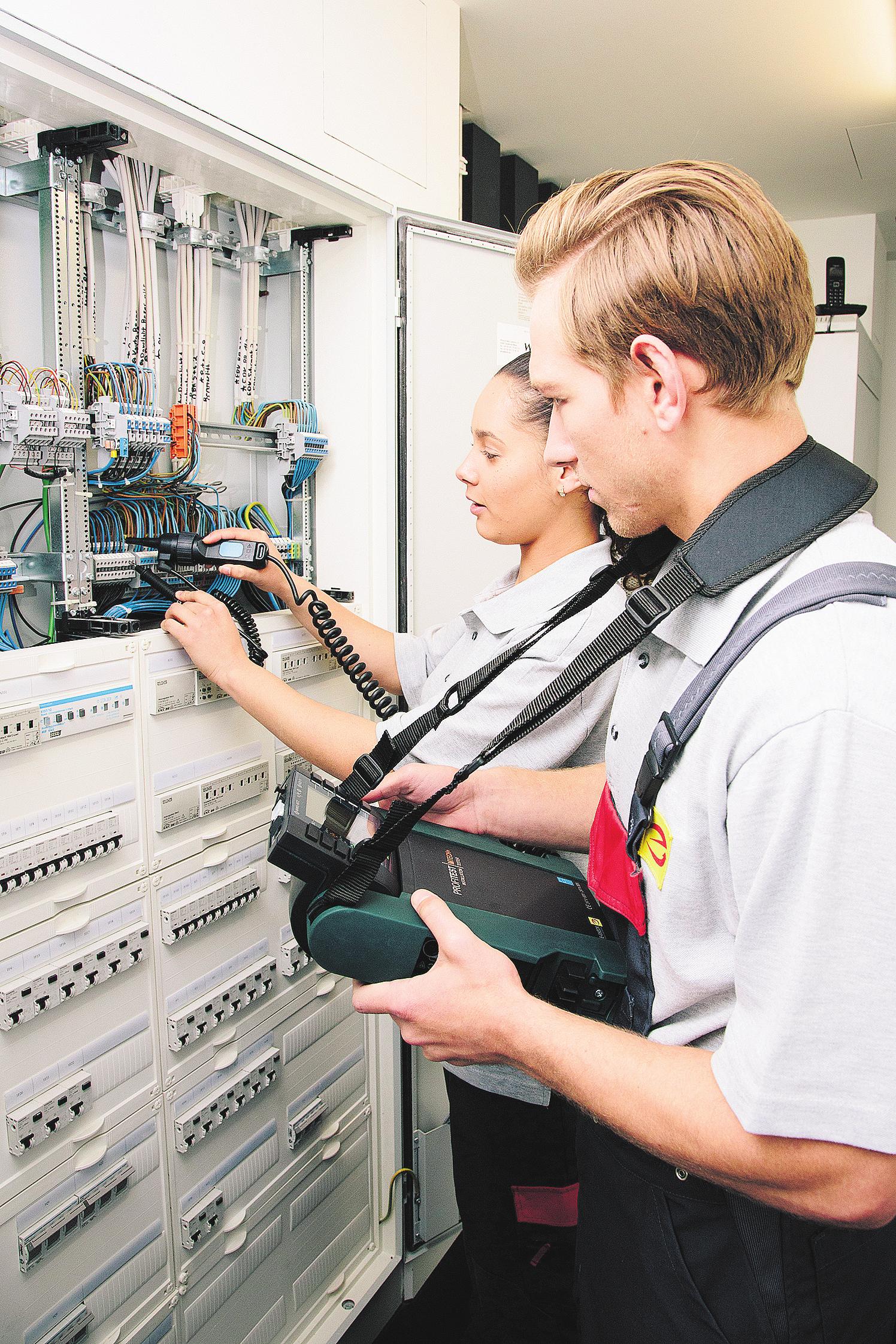 Die Elektroinstallationen im Haus werden immer aufwendiger. Die Elektroinstallationen im Haus werden immer aufwendiger.