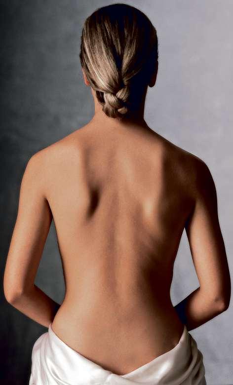 Bei Schmerzen im Bereich des Rückens und der Hüfte denken viele an Arthrose. Oft sind jedoch durch tägliches stundenlanges Sitzen verhärtete Muskeln die Ursache. Foto: MEV