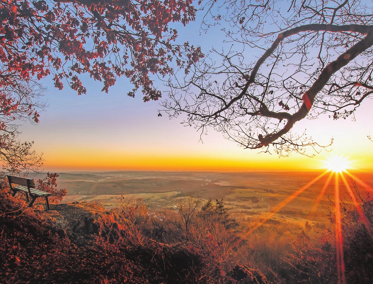Gute Aussichten – wie hier vom Donnersberg aus – in der und für die Westpfalz: Die Region ist Vorreiter in vielen Bereichen. FOTO: YANNIK SCHERTHAN/FREI Gute Aussichten – wie hier vom Donnersberg aus – in der und für die Westpfalz: Die Region ist Vorreiter in vielen Bereichen. FOTO: YANNIK SCHERTHAN/FREI