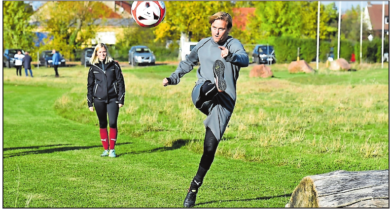 Nicht nur was für Profis: Fußballgolf begeistert Spitzensportler wie Ex-Profi-Torwart Timo Hildebrand und Freizeitsportler. Archivfoto: Bolte Nicht nur was für Profis: Fußballgolf begeistert Spitzensportler wie Ex-Profi-Torwart Timo Hildebrand und Freizeitsportler. Archivfoto: Bolte