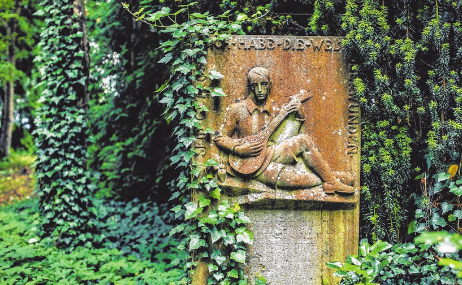 Alter Friedhof, Juni 2018, Foto von Wally Pruß. Alter Friedhof, Juni 2018, Foto von Wally Pruß.