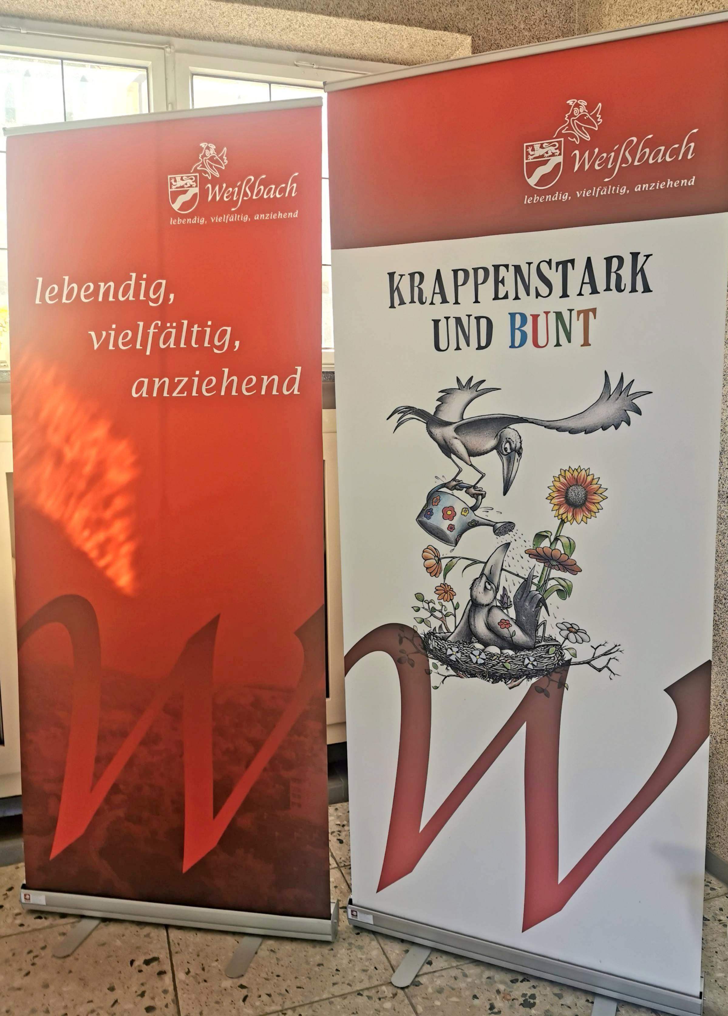 Die Weißbacher haben aus ihrem Spitznamen mit einem Augenzwinkern eine Marke mit passendem Slogan gemacht und ihm ein eigenes Fest gewidmet. Fotos: Ute Böttinge Die Weißbacher haben aus ihrem Spitznamen mit einem Augenzwinkern eine Marke mit passendem Slogan gemacht und ihm ein eigenes Fest gewidmet. Fotos: Ute Böttinge