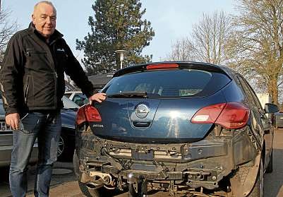 Mit 35 Jahren als Kfz-Meister hat Inhaber Rainer Ortmann viel Erfahrung bei der Unfallabwicklung. FOTO: TBU Mit 35 Jahren als Kfz-Meister hat Inhaber Rainer Ortmann viel Erfahrung bei der Unfallabwicklung. FOTO: TBU