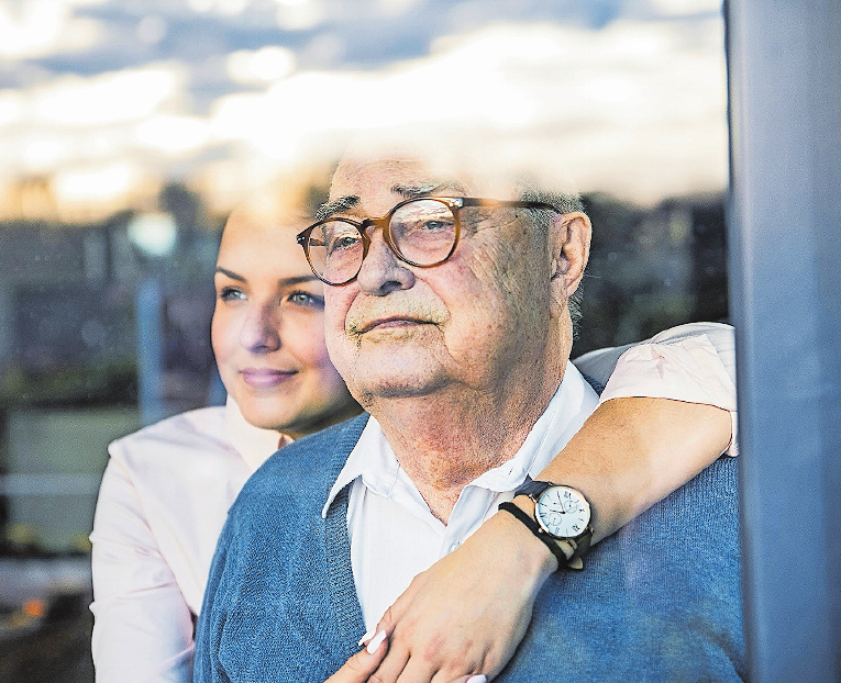 Und was dann? Gespräche über einen möglichen Pflegefall sind selten angenehm, helfen aber. FOTO: U. UMSTÄTTER/WESTEND61/DPA Und was dann? Gespräche über einen möglichen Pflegefall sind selten angenehm, helfen aber. FOTO: U. UMSTÄTTER/WESTEND61/DPA
