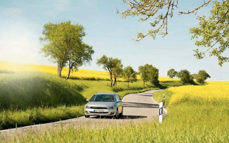 Prima Klima im Auto bei jedem Wetter: Die Klimaanlage sorgt nicht nur für die Wunschtemperatur, sondern hält auch Pollen, Staubpartikel und Co. draußen. Bild: djd/Robert Bosch GmbH Prima Klima im Auto bei jedem Wetter: Die Klimaanlage sorgt nicht nur für die Wunschtemperatur, sondern hält auch Pollen, Staubpartikel und Co. draußen. Bild: djd/Robert Bosch GmbH