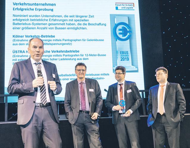 KVB-Vorstand Jörn Schwarze (l.) nahm die Auszeichnung entgegen KVB-Vorstand Jörn Schwarze (l.) nahm die Auszeichnung entgegen
