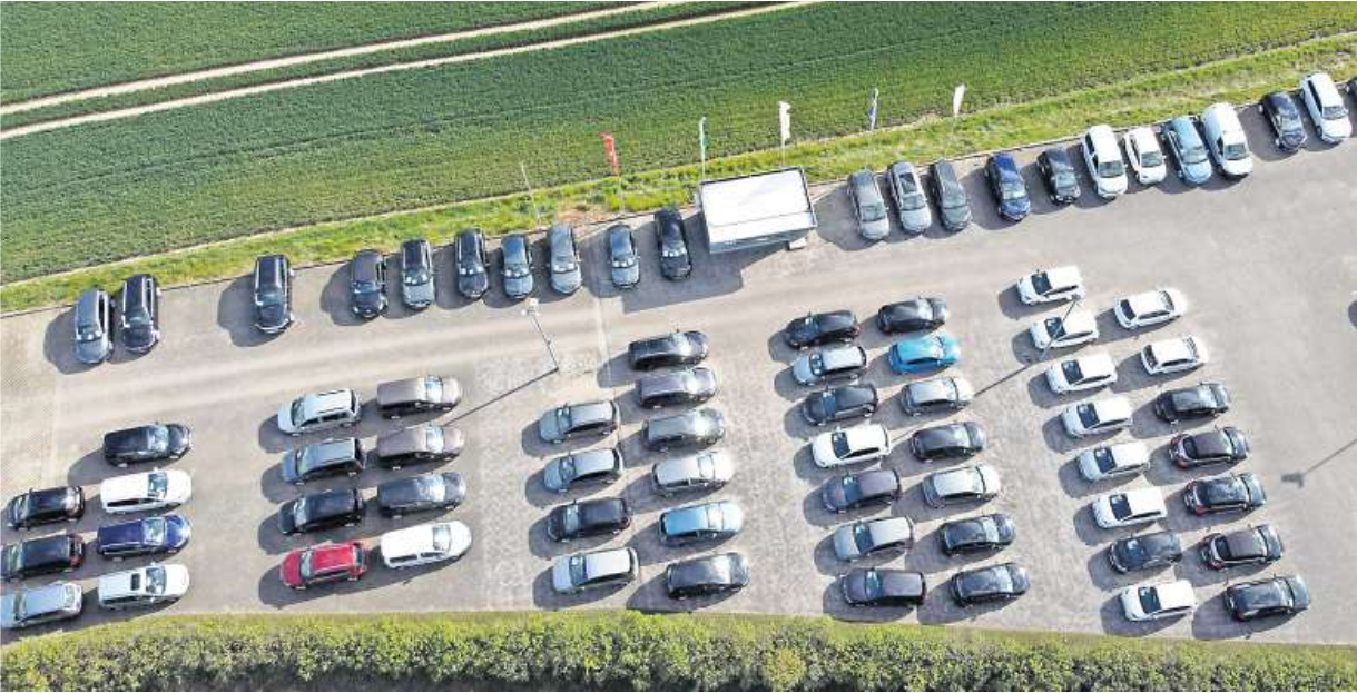 Eine ungewöhnliche Perspektive auf das Firmengeländer der Auto Schneider GmbH. Eine ungewöhnliche Perspektive auf das Firmengeländer der Auto Schneider GmbH.