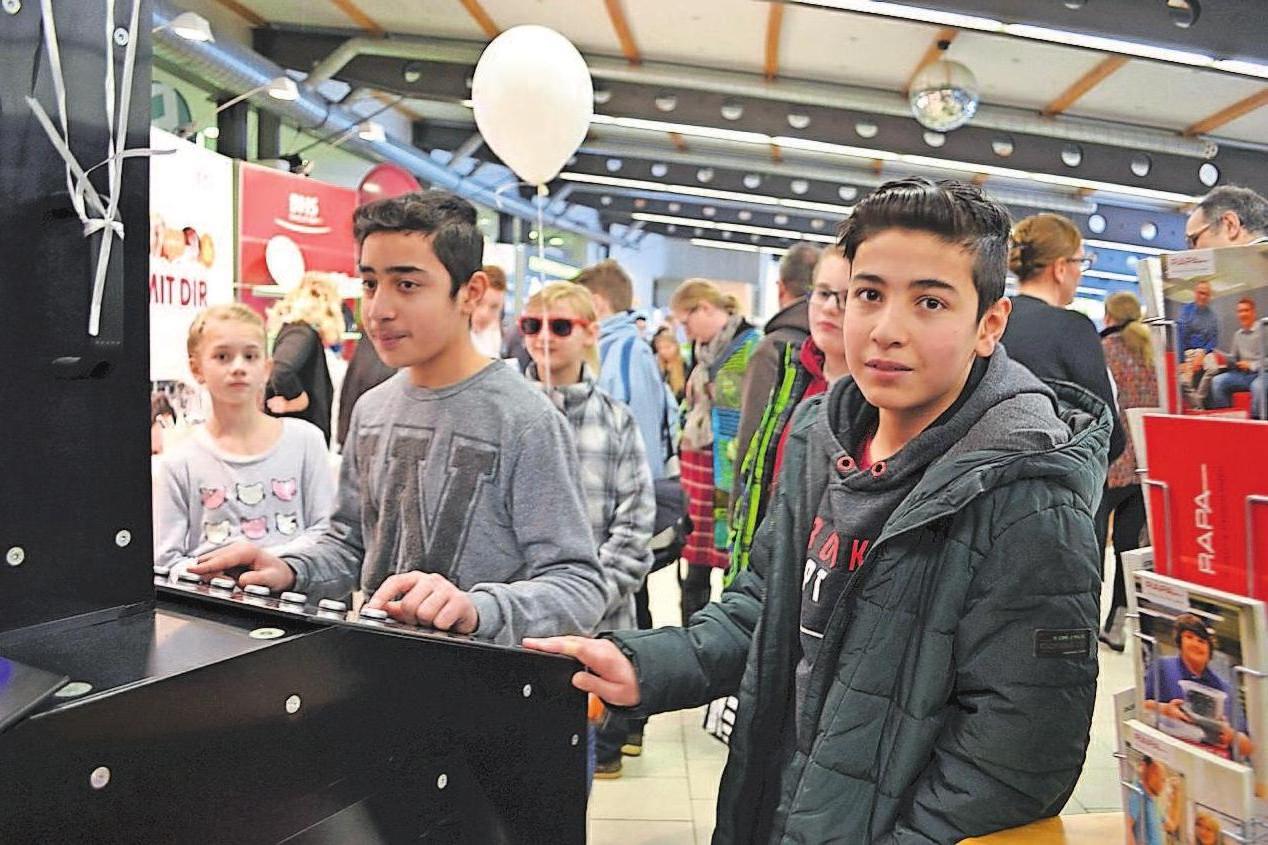 Technik begeistert - auch in der Ausbildung. Technik begeistert - auch in der Ausbildung.
