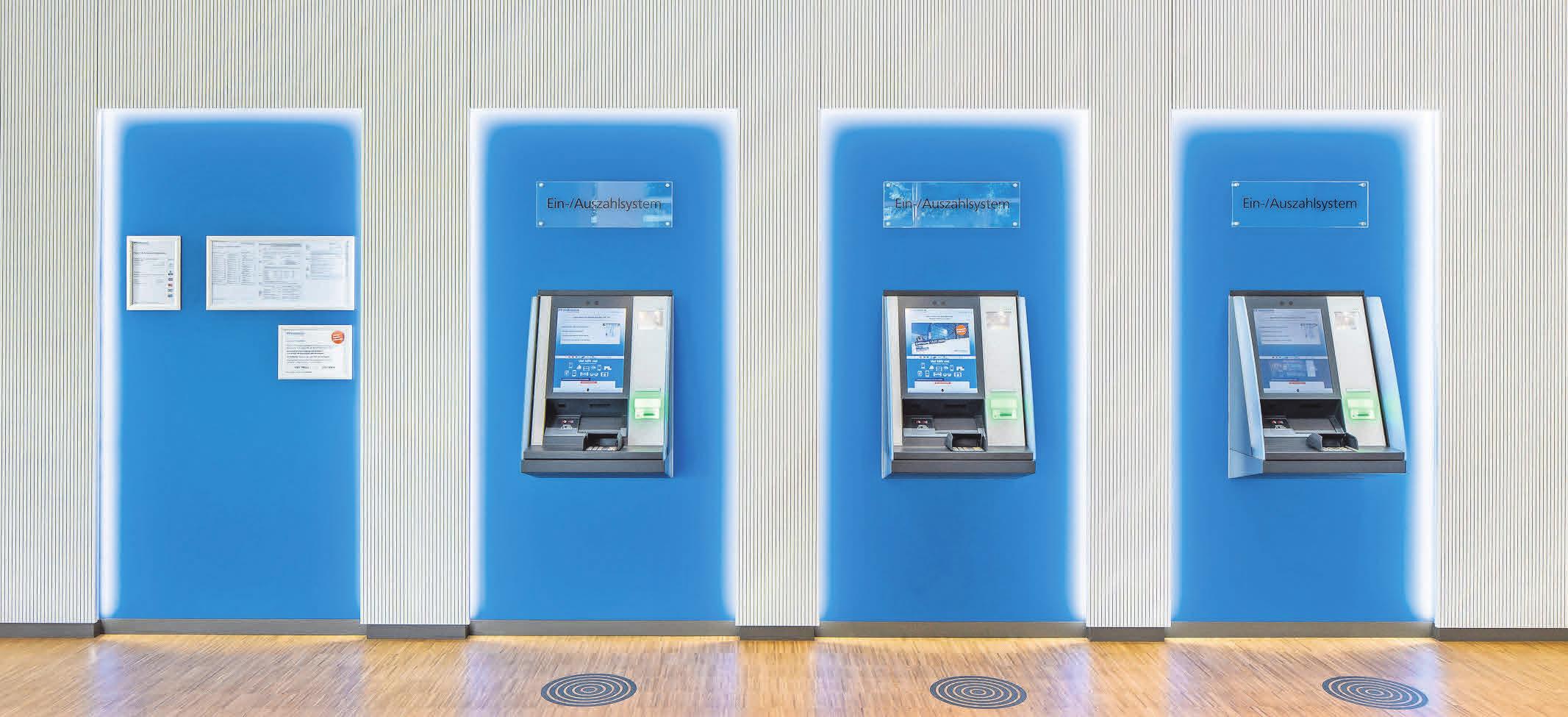 Klares Design, einladende Gestaltung: SB-Automaten in der umgebauten Hauptstelle. Klares Design, einladende Gestaltung: SB-Automaten in der umgebauten Hauptstelle.