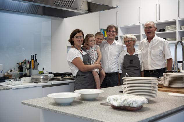 Sie freuen sich auf die Eröffnung: Claudia, Greta, Clara, Florian, Inghild, und Bernd Klein (von links). Sie freuen sich auf die Eröffnung: Claudia, Greta, Clara, Florian, Inghild, und Bernd Klein (von links).