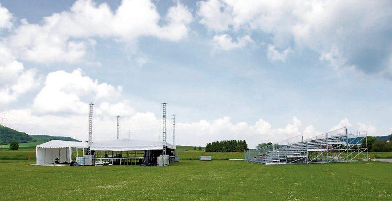 Die Freiluftbühne am Sportplatz in Melchingen. Die Freiluftbühne am Sportplatz in Melchingen.