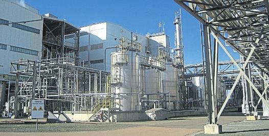Vor 20 Jahren begann die Erfolgsgeschichte der Firma Radici im Chemie- und Industriepark in Alttröglitz. Heute ist sie ein bedeutender Arbeitgeber im Burgenlandkreis. Neue Investitionen und Technologien sichern ihre Zukunft. FOTO: HARTMUT KRIMMER Vor 20 Jahren begann die Erfolgsgeschichte der Firma Radici im Chemie- und Industriepark in Alttröglitz. Heute ist sie ein bedeutender Arbeitgeber im Burgenlandkreis. Neue Investitionen und Technologien sichern ihre Zukunft. FOTO: HARTMUT KRIMMER