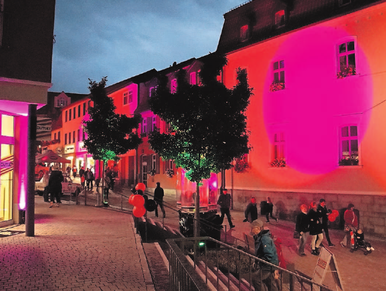 Zum Auftakt von „Heimat shoppen“ findet das Lichterfest statt. Fotos: HGV/Agentur Zum Auftakt von „Heimat shoppen“ findet das Lichterfest statt. Fotos: HGV/Agentur