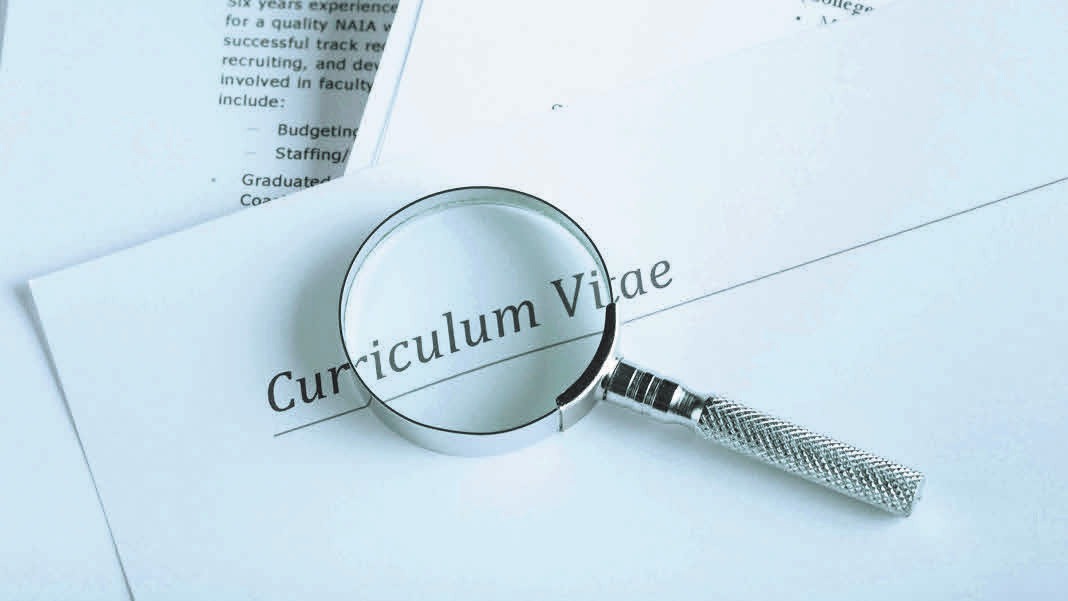 Curriculum Vitae Längere Phasen der Erwerbslosigkeit sollten schon im Lebenslauf begründet werden. iStockphoto.com/JLGutierrez Curriculum Vitae Längere Phasen der Erwerbslosigkeit sollten schon im Lebenslauf begründet werden. iStockphoto.com/JLGutierrez