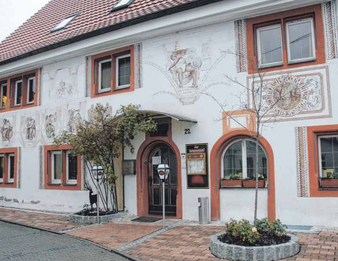 Seit zehn Jahren ist der historische Brennerhof „das“ Gasthaus in der Immendinger Ortsmitte. Gefeiert wird am 5. Dezember. FOTOS: STECKELER Seit zehn Jahren ist der historische Brennerhof „das“ Gasthaus in der Immendinger Ortsmitte. Gefeiert wird am 5. Dezember. FOTOS: STECKELER