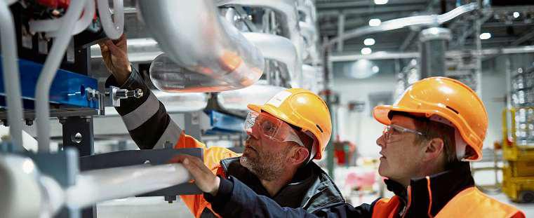 Komplexe elektrische Anlagen müssen überwacht und eingerichtet werden. FOTO: JAN PAULS Komplexe elektrische Anlagen müssen überwacht und eingerichtet werden. FOTO: JAN PAULS