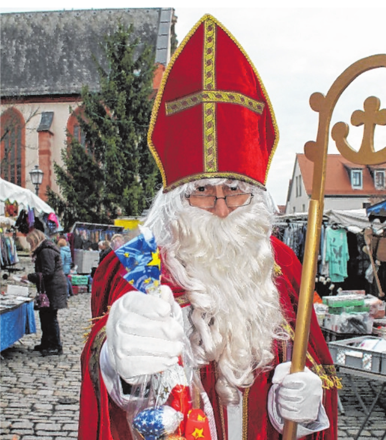 Der Nikolaus wird den Weihnachtsmarkt am Dienstag zwischen 15 und 17 Uhr besuchen. FOTO: BRIGITTE SCHUBART Der Nikolaus wird den Weihnachtsmarkt am Dienstag zwischen 15 und 17 Uhr besuchen. FOTO: BRIGITTE SCHUBART
