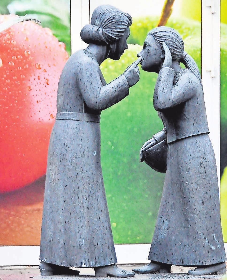 Der „Klönschnack“: Das Wahrzeichen des schönen Stadtteils Kirchrode, in dem es sich prima leben lässt. Der „Klönschnack“: Das Wahrzeichen des schönen Stadtteils Kirchrode, in dem es sich prima leben lässt.
