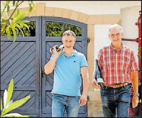 Familienbetrieb Weingut Jul. Ferd. Kimich in Deidesheim: Viel Handarbeit Image 1 Familienbetrieb Weingut Jul. Ferd. Kimich in Deidesheim: Viel Handarbeit Image 1