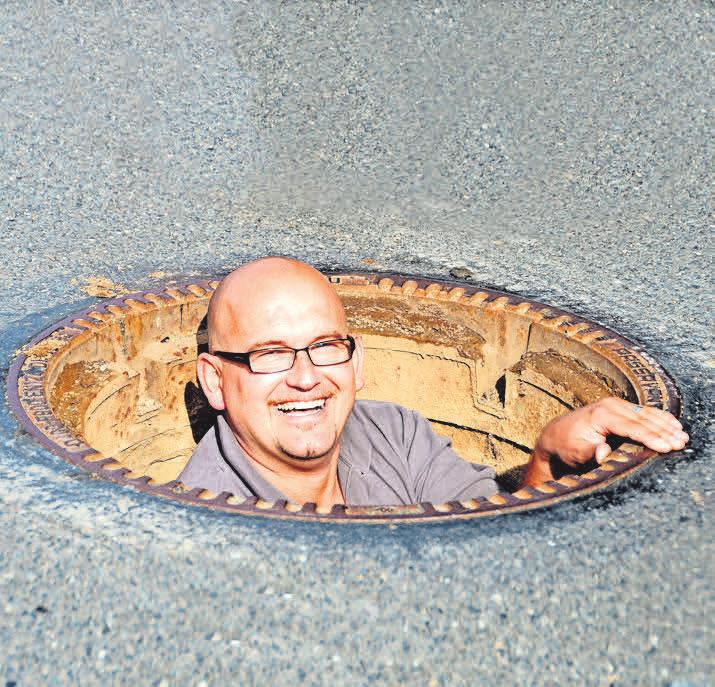 Marc Klauenberg sorgt dafür, dass in Rohren und Kanälen alles läuft. Marc Klauenberg sorgt dafür, dass in Rohren und Kanälen alles läuft.