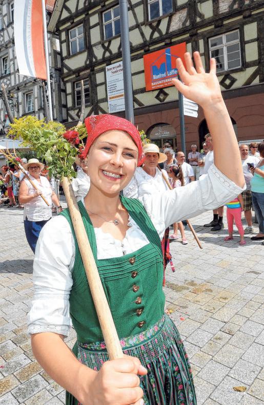 Um 14 Uhr beginnt der historische Umzug. FOTO: WARNACK Um 14 Uhr beginnt der historische Umzug. FOTO: WARNACK
