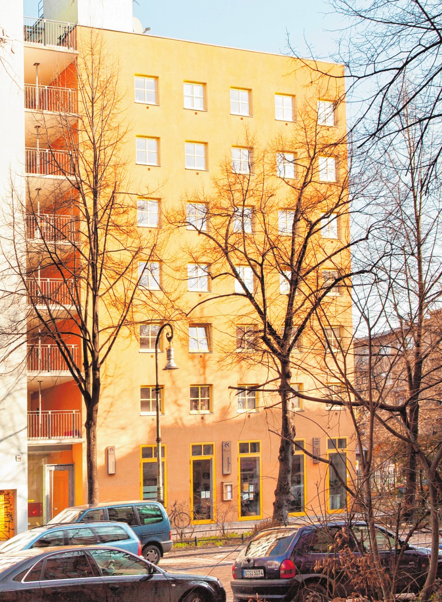 Seit 1999 unterstützt das Kreuzberger Haus Erkrankte. ZIK Seit 1999 unterstützt das Kreuzberger Haus Erkrankte. ZIK