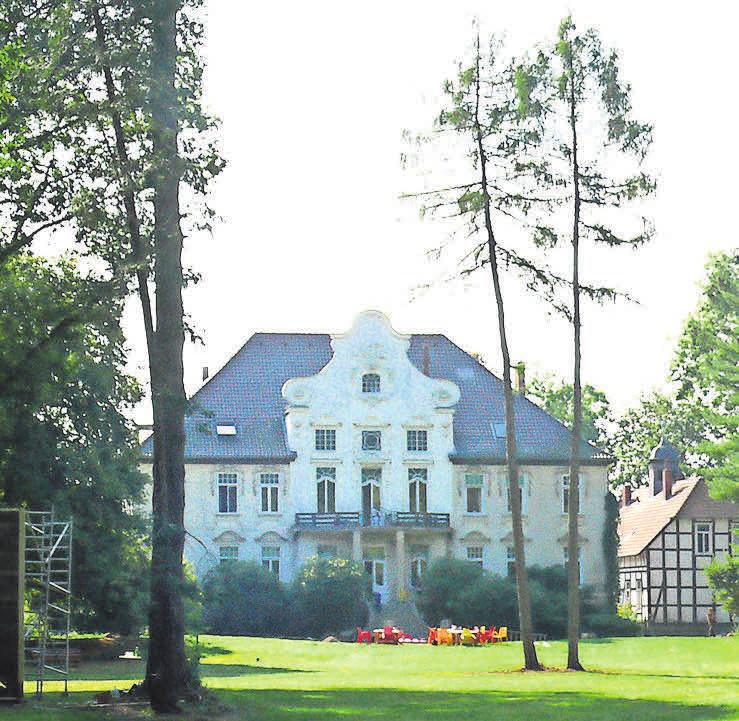 Auf dem KulturGut Poggenhagen sind der Park und auch aktuelle Ausstellungen zu besichtigen. Auf dem KulturGut Poggenhagen sind der Park und auch aktuelle Ausstellungen zu besichtigen.