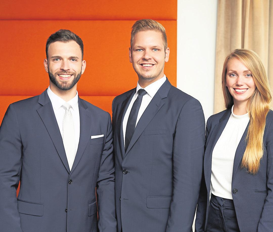 Spezialisten für die Vermittlung hochwertiger Immobilien, die Geschäftsführer Florian Jäger, Sven Schröder und Michelle Klotz (v.li.) Foto: Dahler & Company Spezialisten für die Vermittlung hochwertiger Immobilien, die Geschäftsführer Florian Jäger, Sven Schröder und Michelle Klotz (v.li.) Foto: Dahler & Company