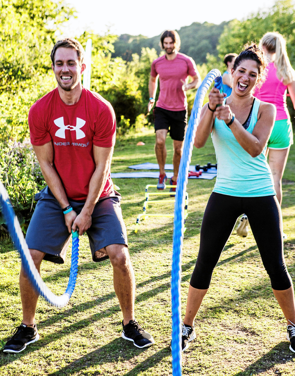 FAST immer nutzen die Trainer beim „Original Bootcamp“ für ihre Übungen auch Geräte, damit der Anreiz hoch bleibt: Besonders beliebt ist das „Wilde Seil“, das für Kraft- und Ausdauertraining eingesetzt wird. FAST immer nutzen die Trainer beim „Original Bootcamp“ für ihre Übungen auch Geräte, damit der Anreiz hoch bleibt: Besonders beliebt ist das „Wilde Seil“, das für Kraft- und Ausdauertraining eingesetzt wird.